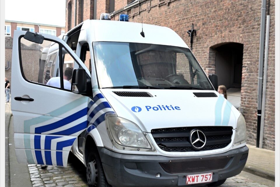 Ordediensten sinds vanochtend paraat. Full house op Stayen. Gaan Kanaries revanche nemen na pandoering van vorige week?