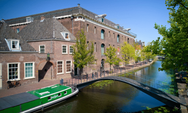 Tips4Trips. Een weekendje Delft: Vermeer, de grachten, de KLM-huisjes en het blauw achterna