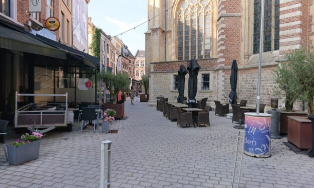 Fietser krijgt PV in Luikerstraat: “Niet overal borden. Toch boete! Dit is toch niet rechtsgeldig?”
