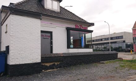 Molotovcocktail gegooid naar bar St. Trop in Brustem. Politie onderzoekt