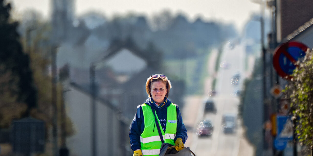 Vrijwilligers zorgen voor properder straatbeeld tijdens lenteschoonmaak in Landen