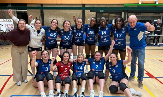 DAVOST van Sint-Truiden blijft in de race voor promotie naar nationale competitie na 3-0 overwinning