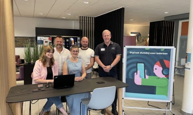 Nieuw Digipunt in AZ Vesalius helpt bezoekers en buurtbewoners met digitale zorgvragen